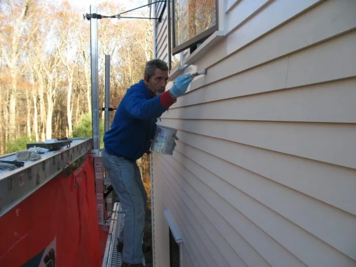 Step-by-Step Guide to Spray Painting in Cold Weather